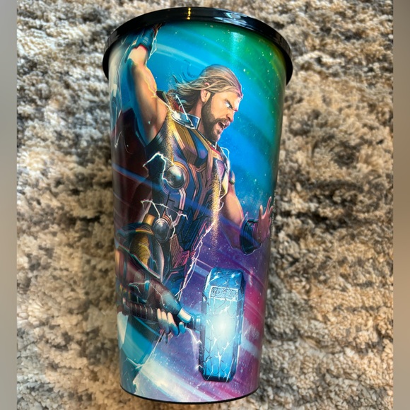 Thor Love and Thunder Cinema Cup with figurine - Picture 2 of 7